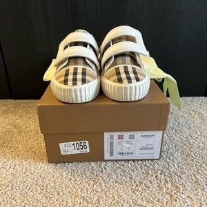 Girls Burberry sneakers